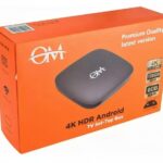 TV Box Android 12.1 HDR negro. 4K. En caja naranja con fondo blanco.